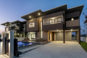 Industrial Brickhouse Villa - Private pool villa